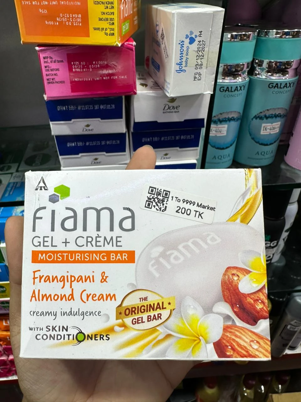 Fiama Gel + Crème Moisturising Bar (Frangipani & Almond Cream)